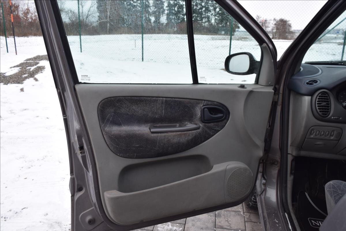 Renault Scénic Kombi 1,9 l 72 kw