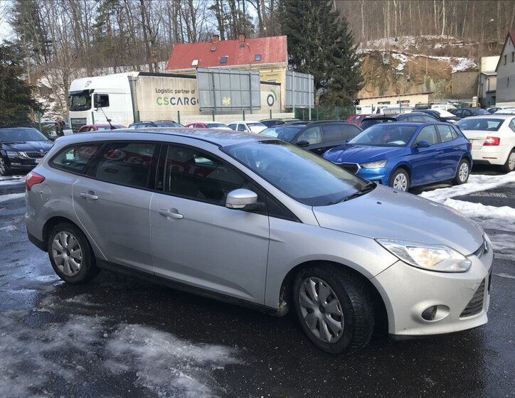 Ford Focus Kombi 998,0 92 kw