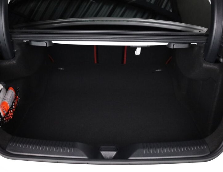 Mercedes-Benz CLS Sedan / Limuzína 2,0 l 195 kw