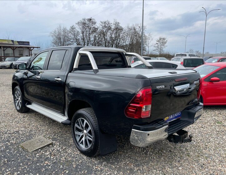 Toyota Hilux Pick-up 2,4 l 110 kw