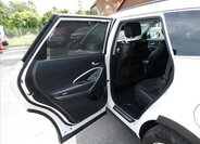 Hyundai Grand Santa Fe 26