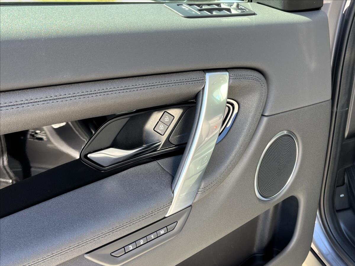 Land Rover Discovery Sport SUV / Terénní 2,0 l 120 kw