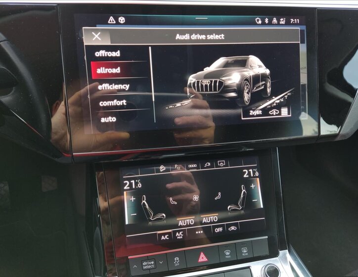 Audi e-tron SUV / Terénní 0,0 300 kw
