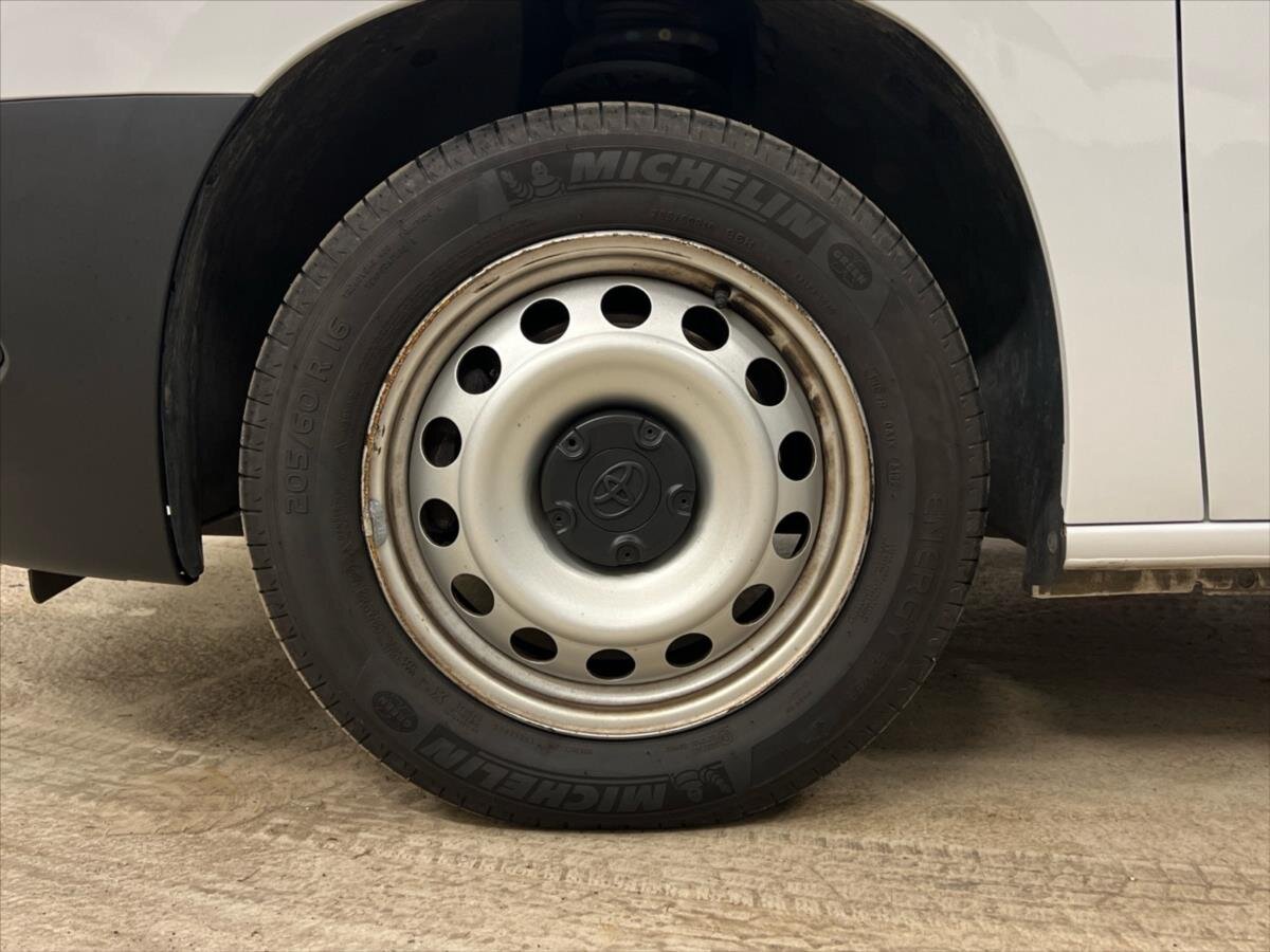 Toyota ProAce Skříň 1,5 l 75 kw