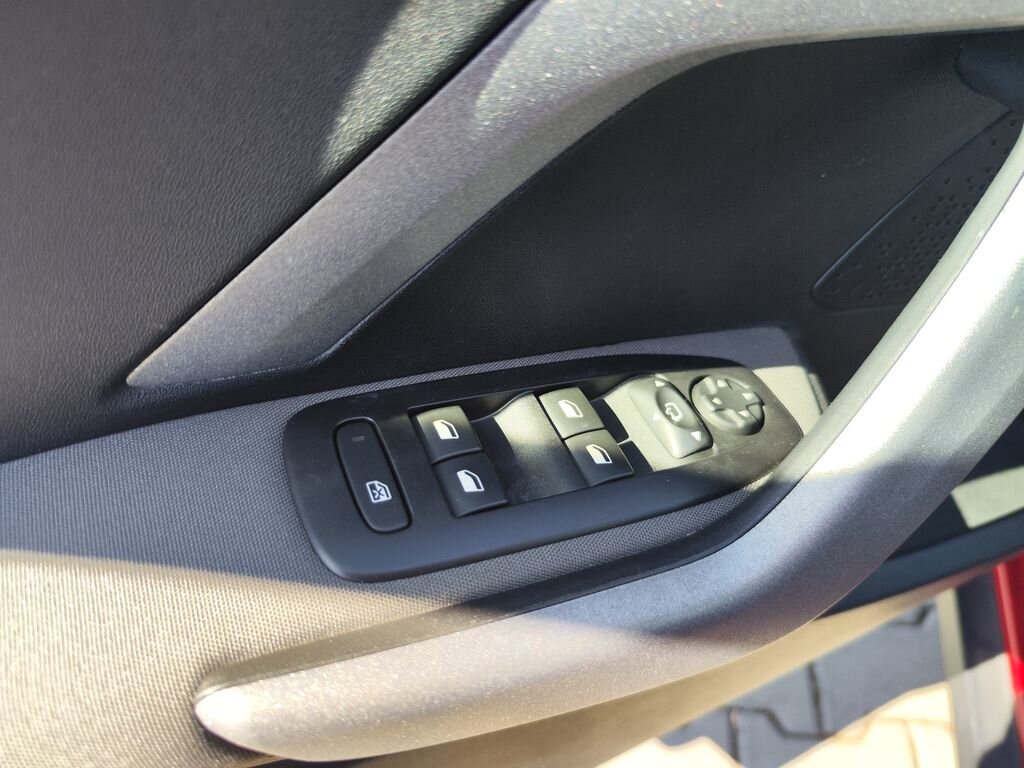 Peugeot 2008 SUV / Terénní 1,2 l 81 kw