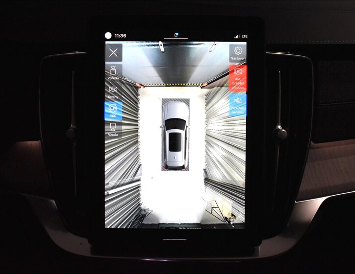 Volvo XC90 SUV / Terénní 2,0 l 335 kw