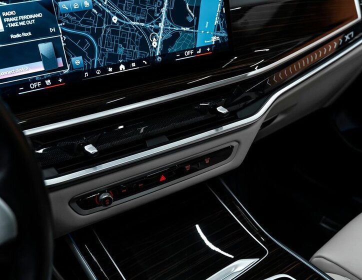 BMW X7 SUV / Terénní 3,0 l 280 kw