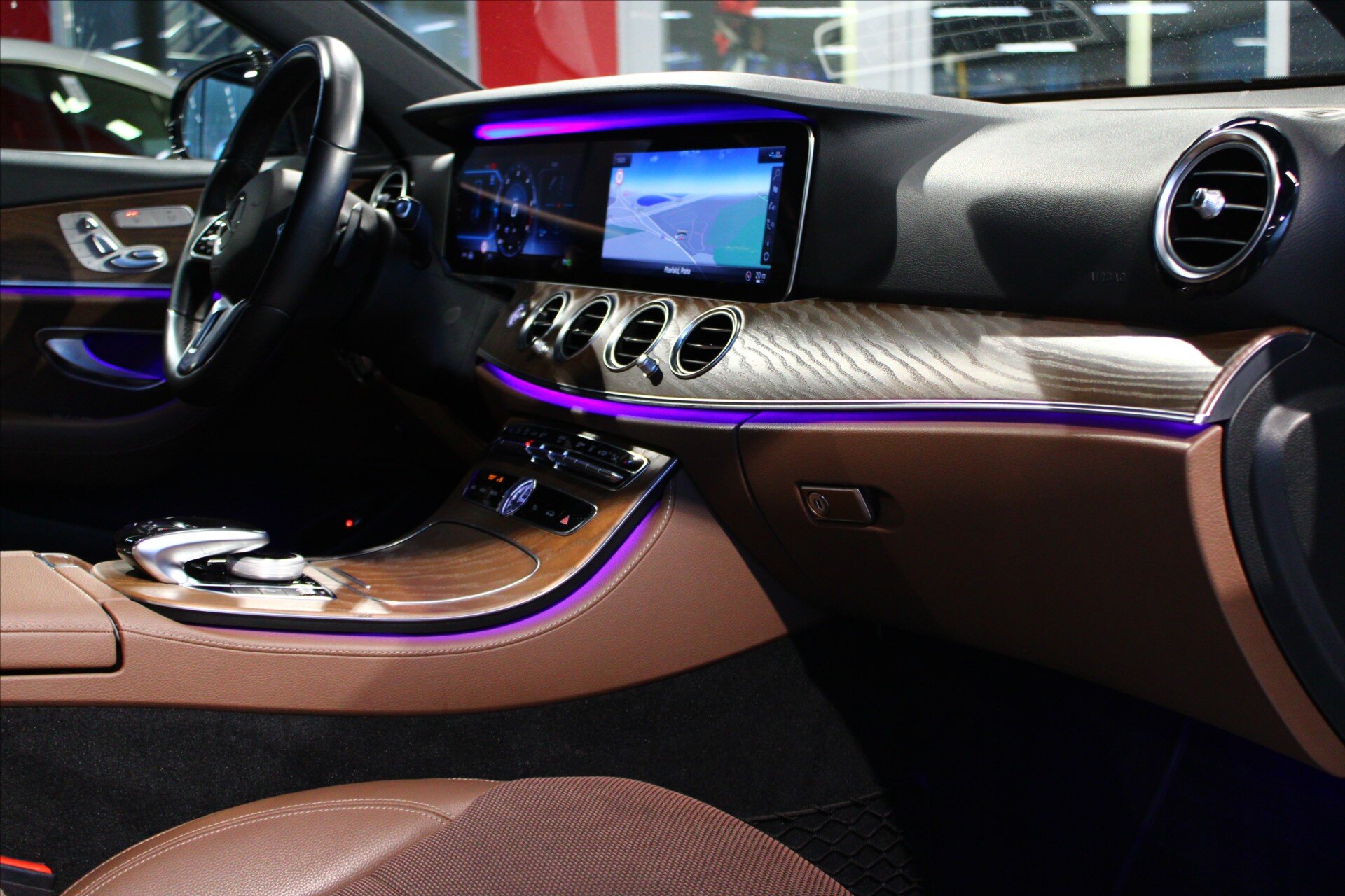 Mercedes-Benz Třídy E Sedan 1,6 l 118 kw