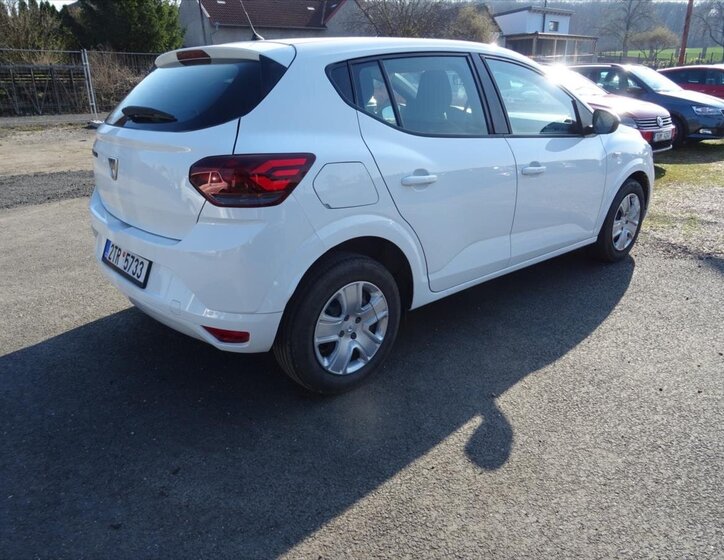 Dacia Sandero Hatchback 999,0 67 kw
