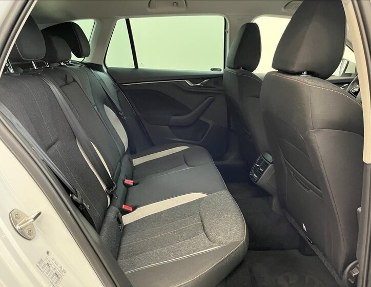 Škoda Kamiq SUV 999,0 85 kw