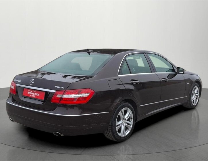 Mercedes-Benz Třídy E Sedan / Limuzína 3,0 l 170 kw