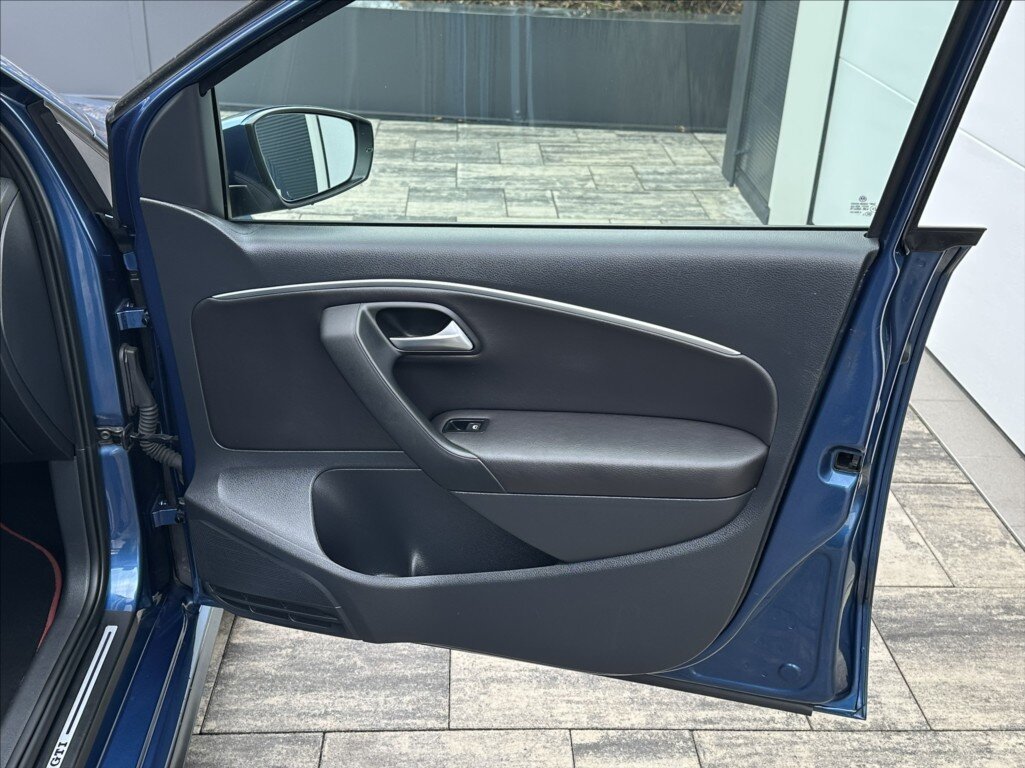 Volkswagen Polo Hatchback 1,8 l 141 kw