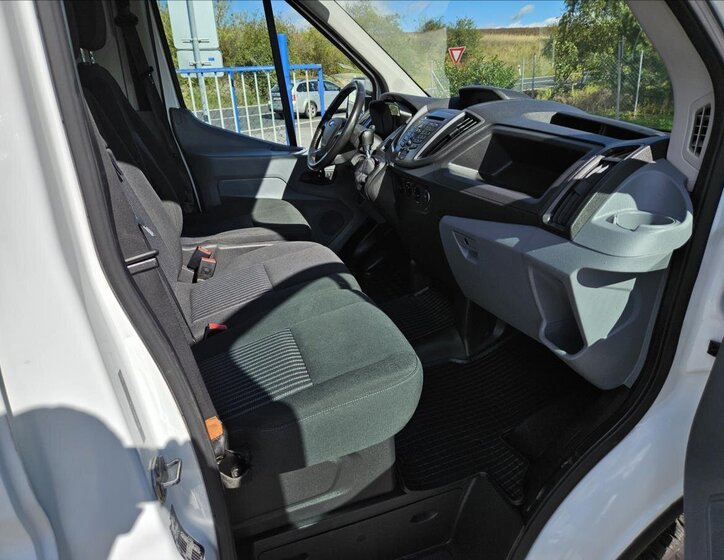 Ford Transit 7