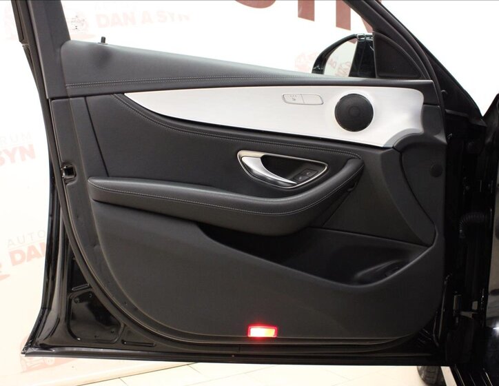 Mercedes-Benz Třídy E 9