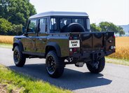 Land Rover Defender 5