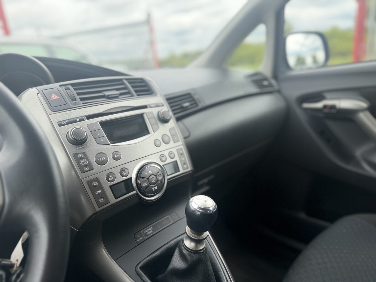 Toyota Verso Kombi 2,0 l 93 kw