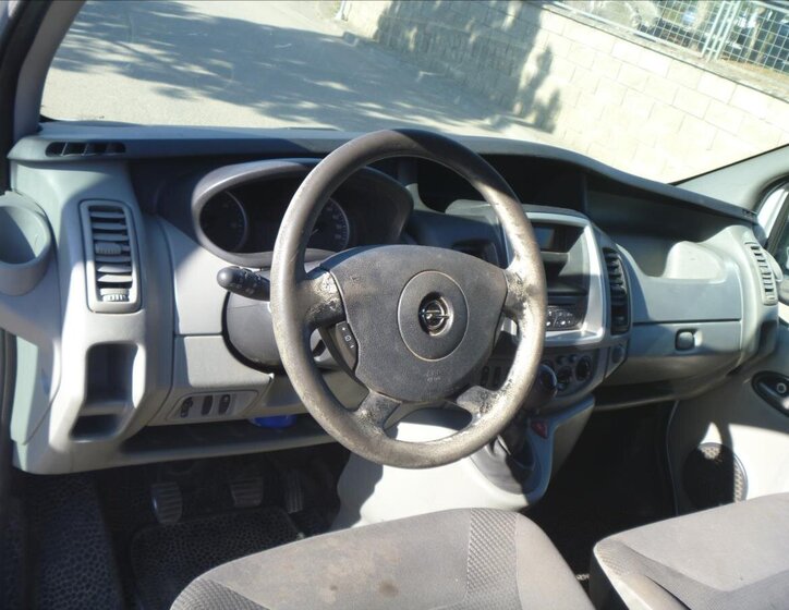 Opel Vivaro 11