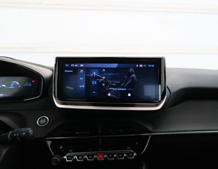 Peugeot 208 Hatchback 1,2 l 74 kw