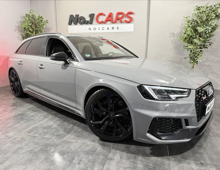 Audi RS 4 Kombi 2,9 l 331 kw