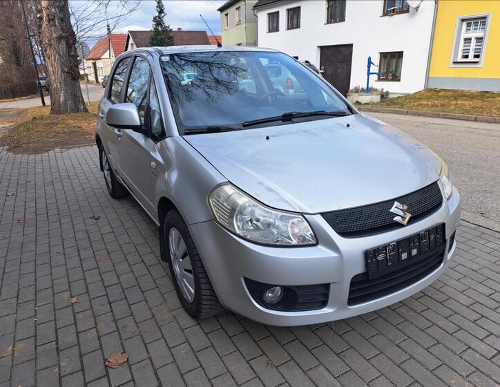 Suzuki SX4 1