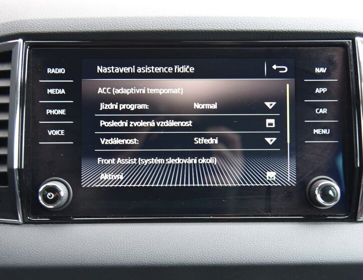 Škoda Karoq SUV 1,5 l 110 kw