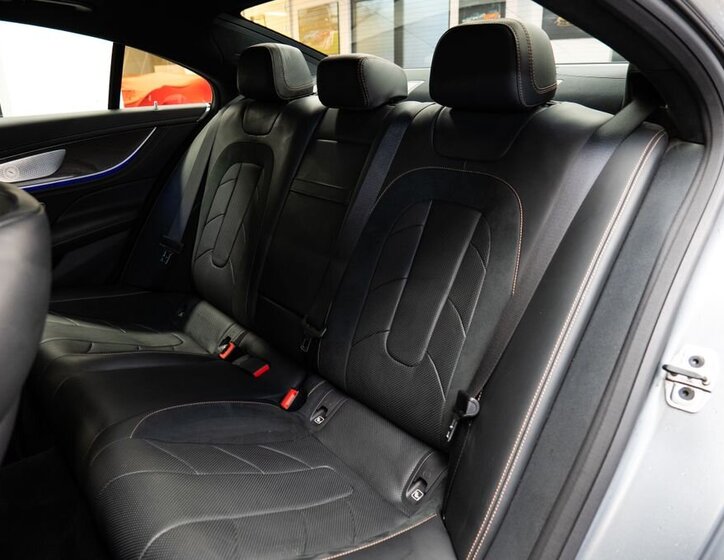 Mercedes-Benz CLS Sedan 3,0 l 320 kw