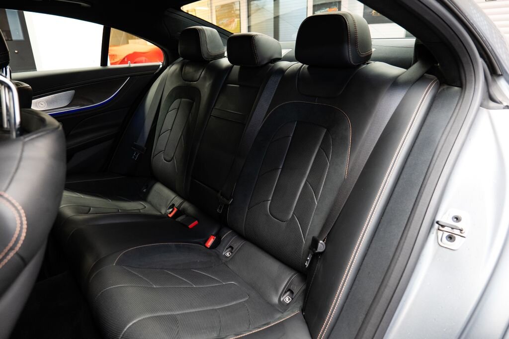 Mercedes-Benz CLS Sedan 3,0 l 320 kw