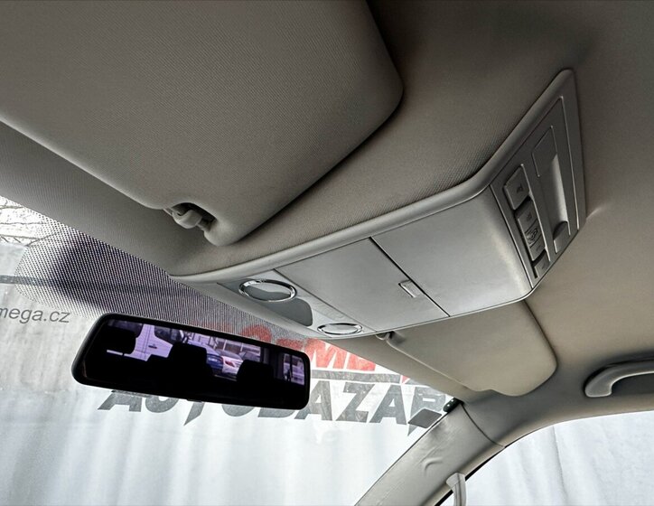 Volkswagen Caravelle 28