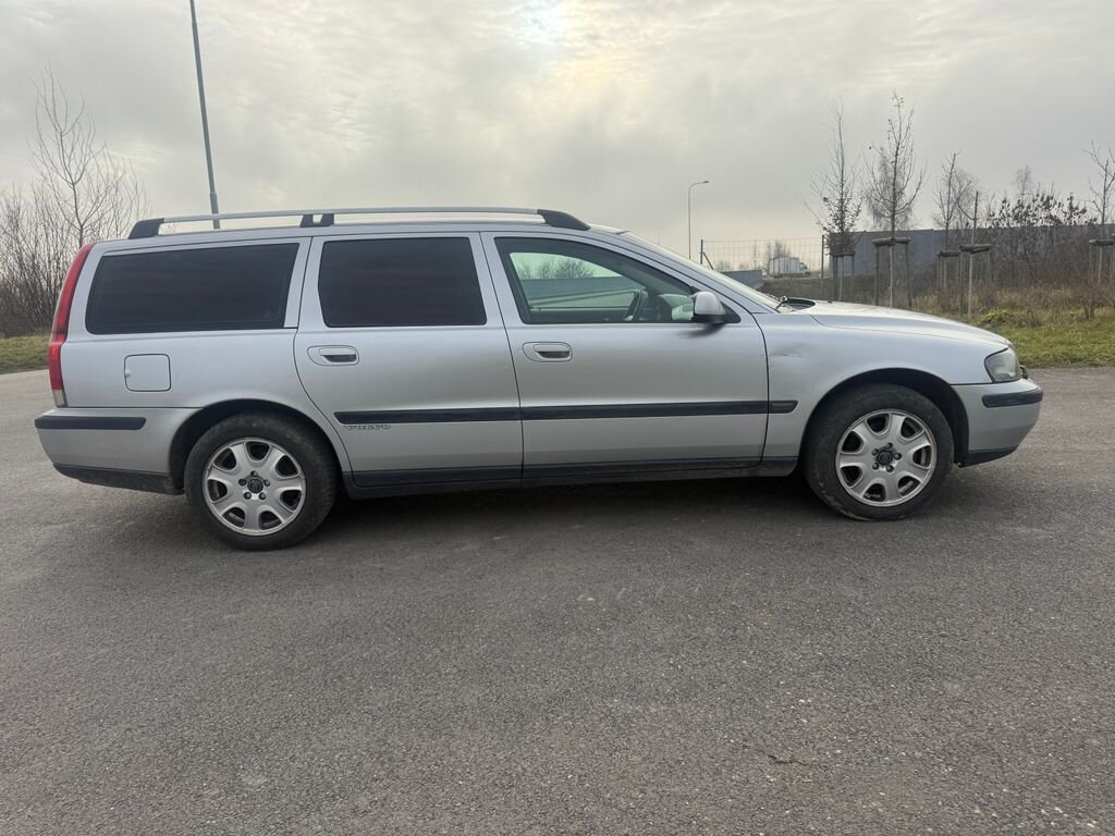 Volvo V70 Kombi 2,5 l 103 kw