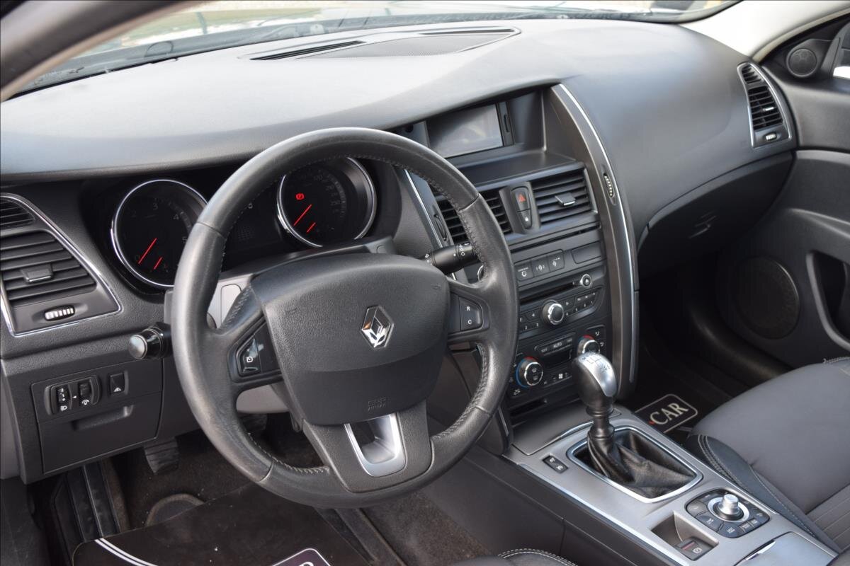 Renault Latitude Sedan / Limuzína 2,0 l 110 kw