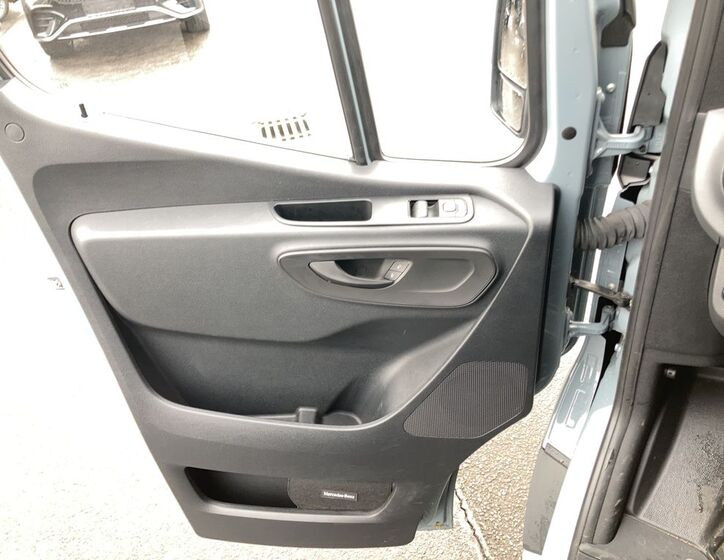 Mercedes-Benz Sprinter 21