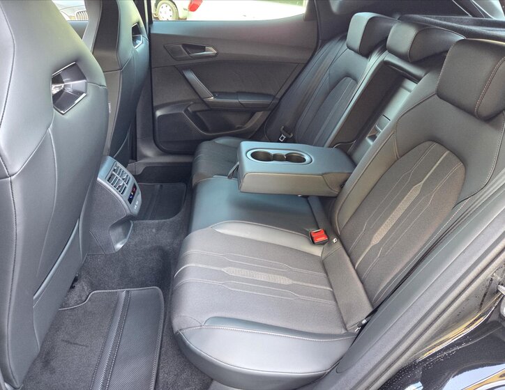 Cupra Formentor SUV / Terénní 2,0 l 180 kw