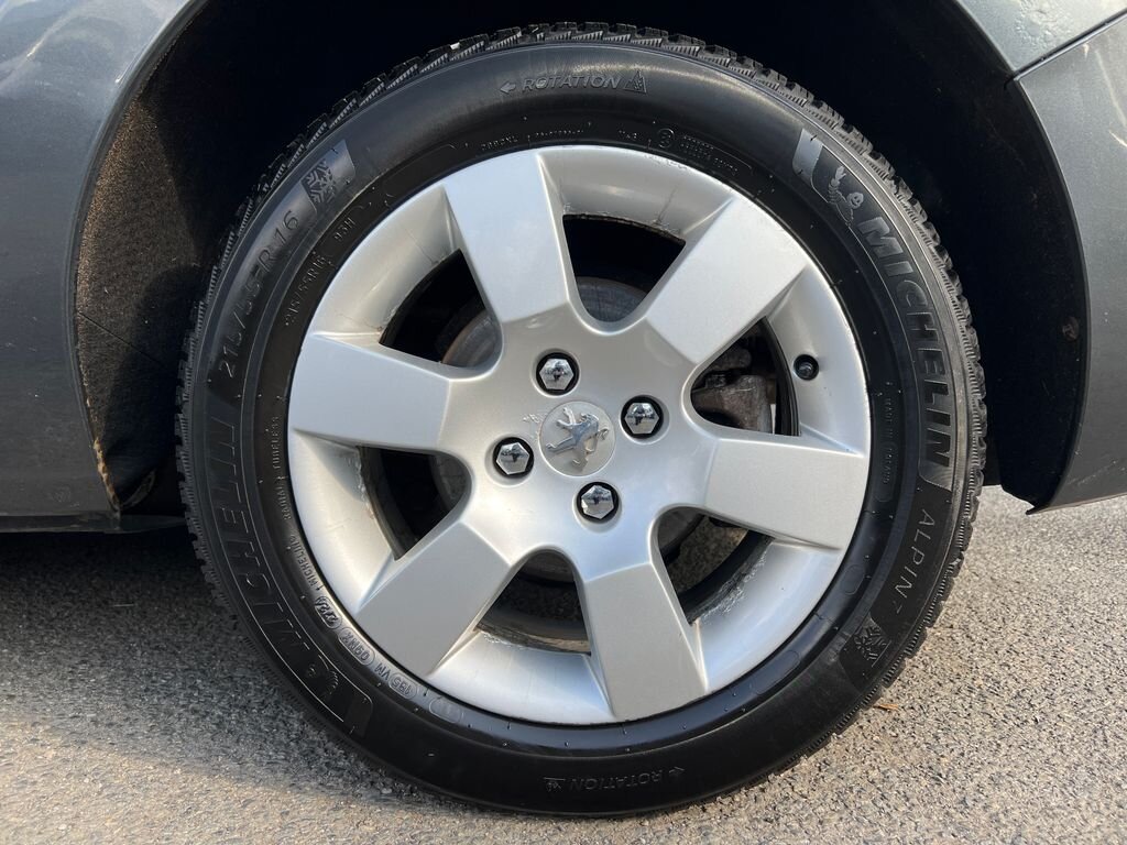 Peugeot 5008 MPV 2,0 l 120 kw