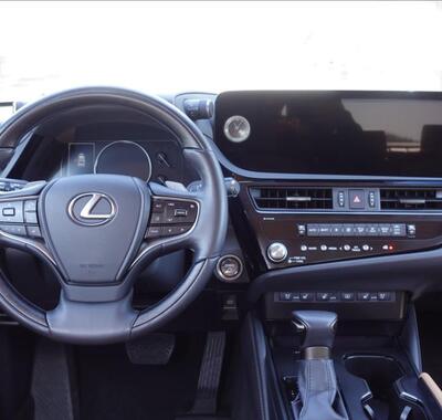 Lexus ES 300h 9