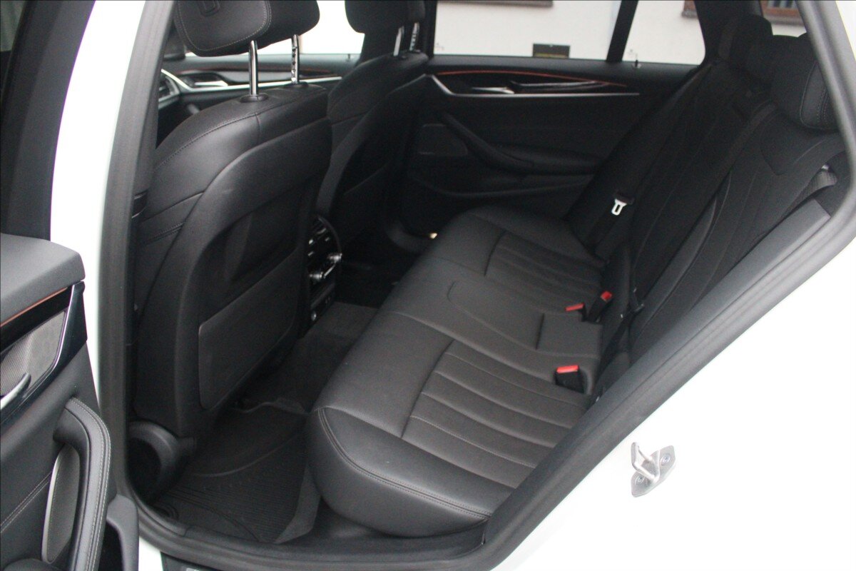 BMW Řada 5 Kombi 3,0 l 210 kw