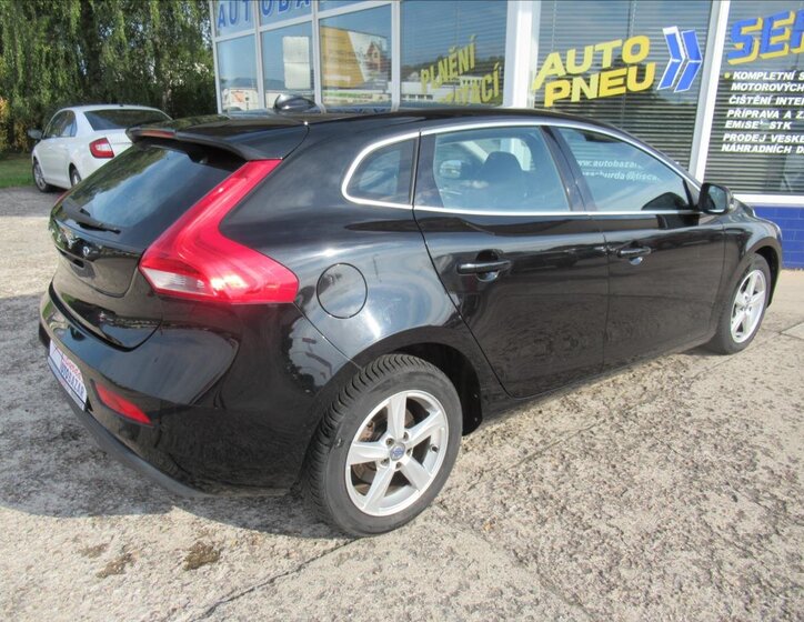 Volvo V40 4