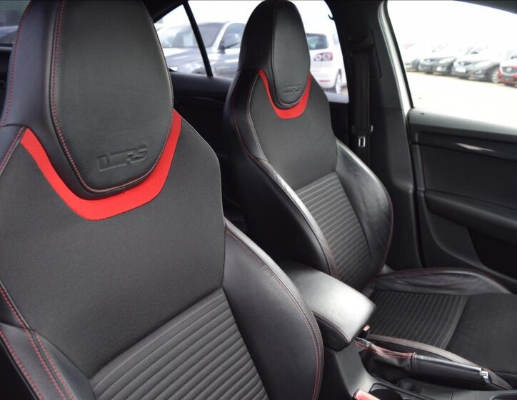 Škoda Octavia Sedan / Limuzína 2,0 l 135 kw