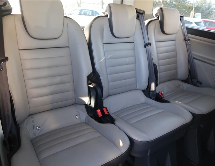 Ford Tourneo Custom MPV 2,0 l 96 kw