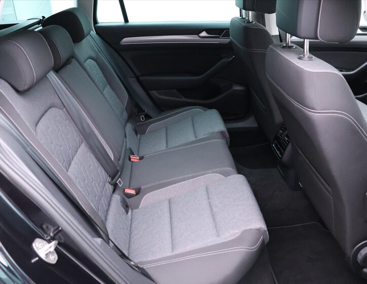 Volkswagen Passat 13