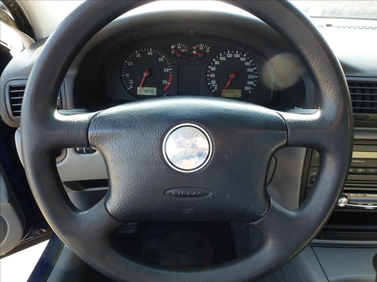 Volkswagen Passat Kombi 1,6 l 74 kw