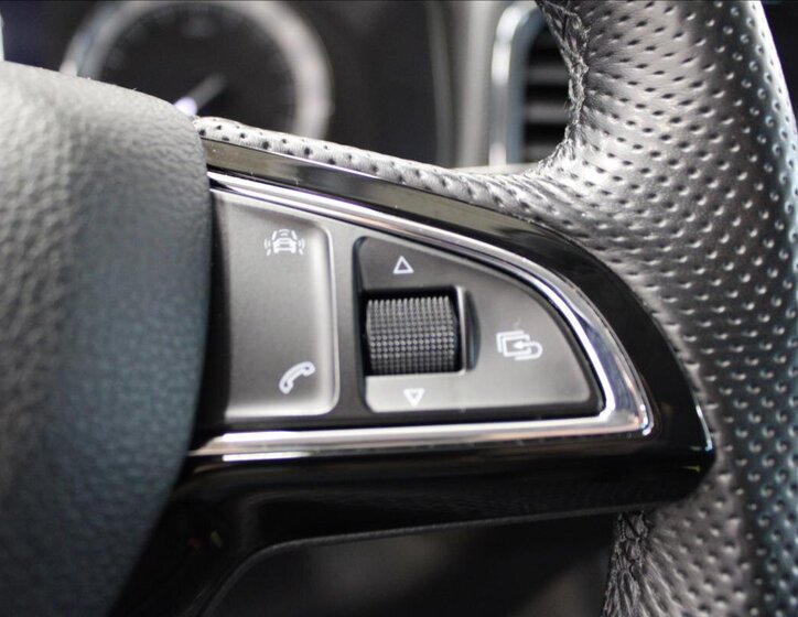 Škoda Karoq SUV / Terénní 1,5 l 110 kw