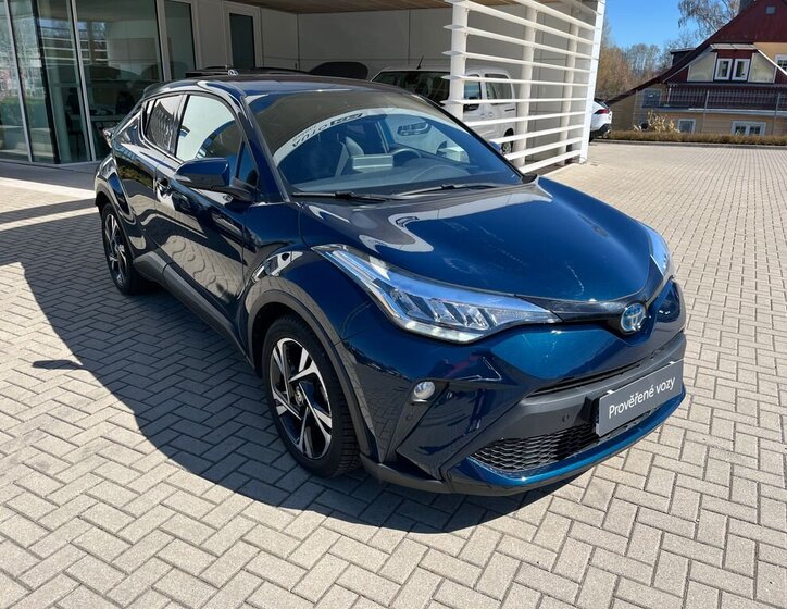 Toyota C-HR SUV / Terénní 2,0 l 112 kw
