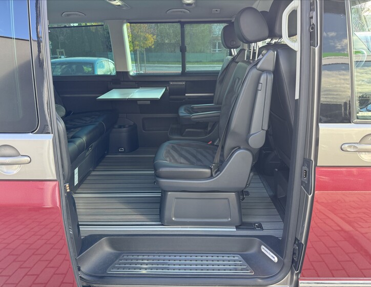 Volkswagen Multivan 10