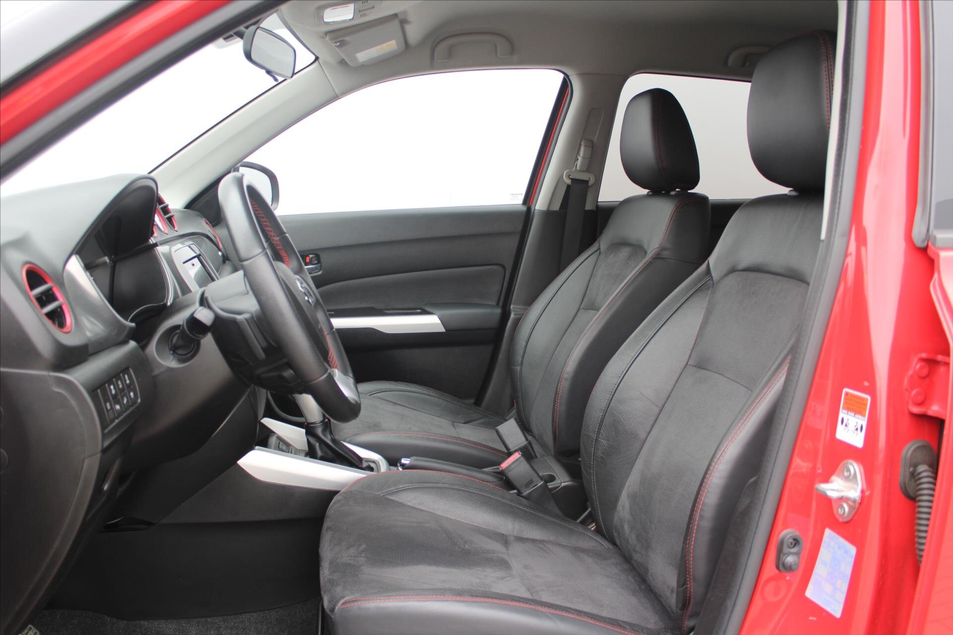 Suzuki Vitara SUV 1,4 l 103 kw