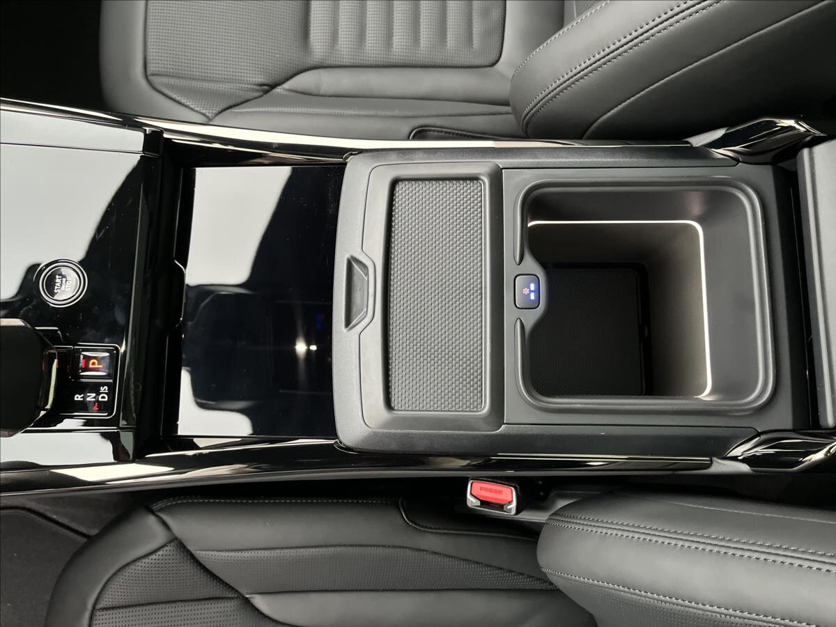 Land Rover Range Rover Sport SUV / Terénní 4,4 l 467 kw