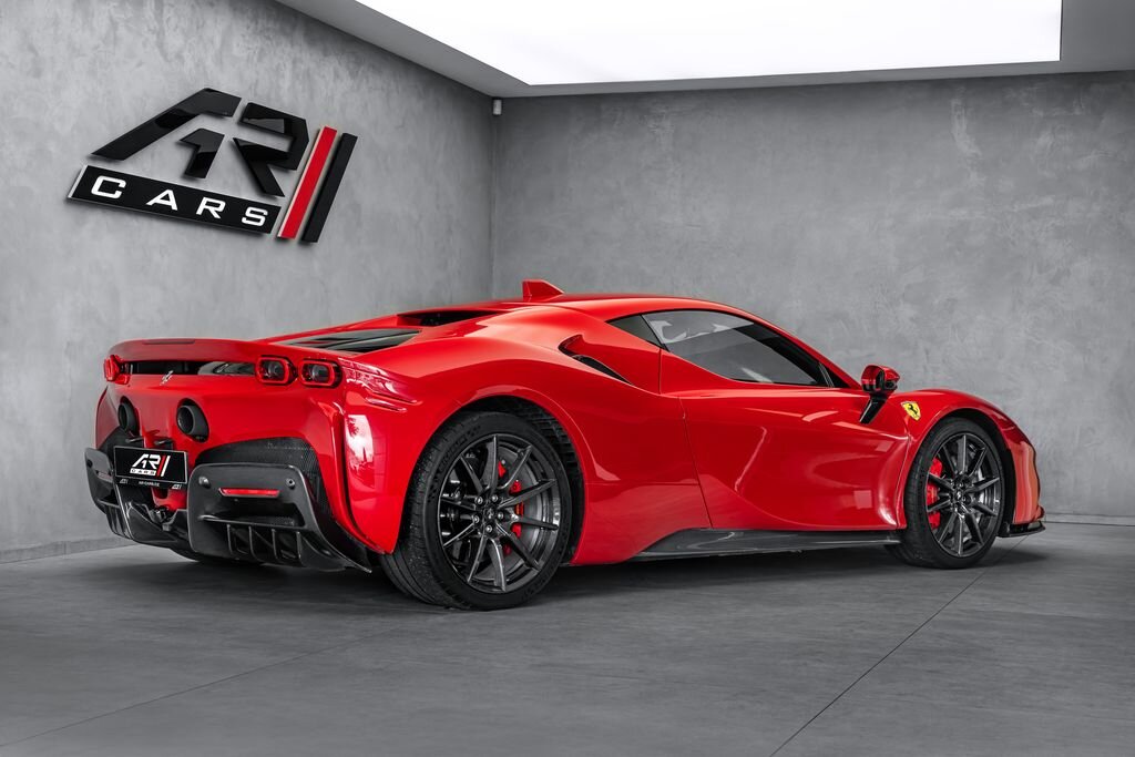 Ferrari SF90 Kupé 4,0 l 574 kw