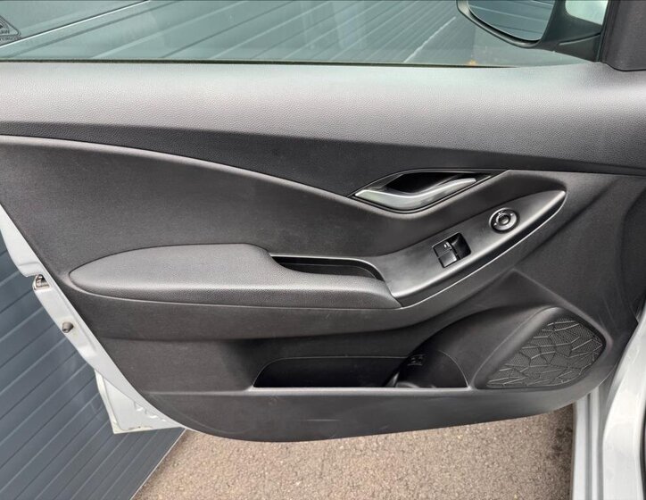 Hyundai ix20 MPV 1,4 l 66 kw