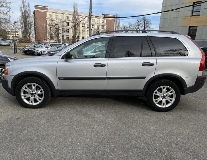 Volvo XC90 SUV 2,4 l 120 kw