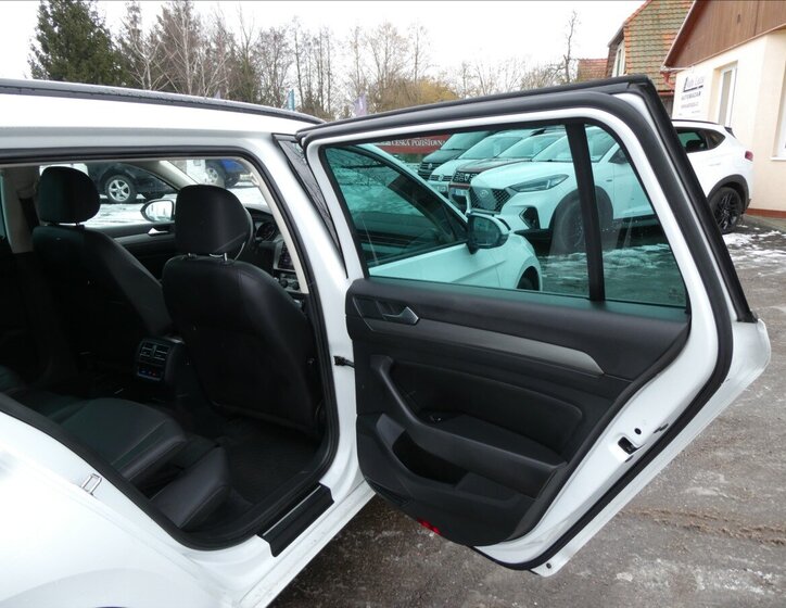 Volkswagen Passat Kombi 2,0 l 110 kw