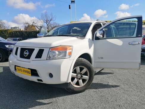 Nissan Armada SUV / Terénní 5,6 l 233 kw